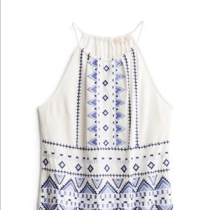 Skies Are Blue Nutria Embroidered top size S